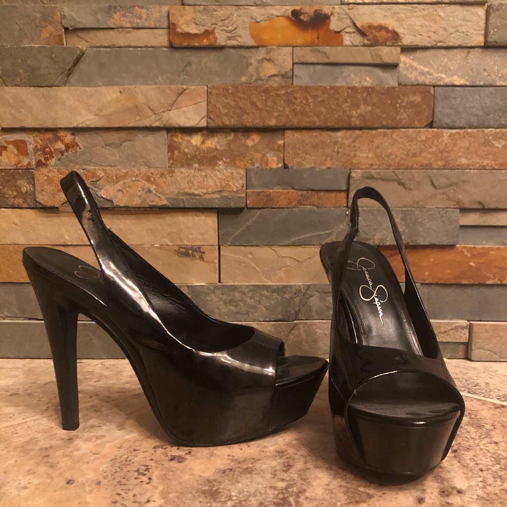Patent leather peep toe strap shoe